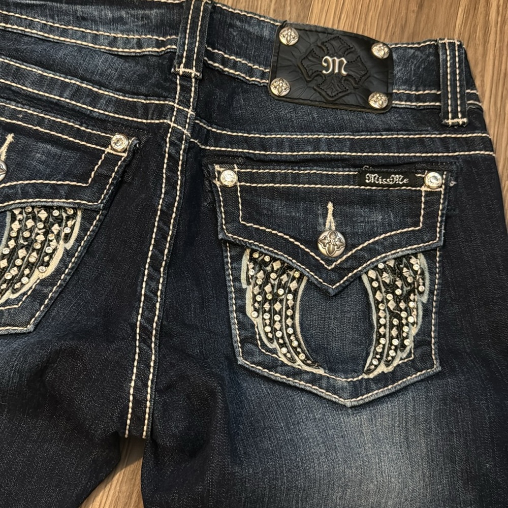 Miss Me Angel Wings Dark Wash Fade Rhinestones Embroidered Stitching Jeans 29